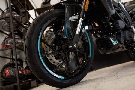 Motocykl CFMoto 125NK | Gem Black | Wyprzedaż rocznika