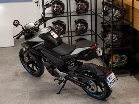 Motocykl CFMoto 125NK | Gem Black | Wyprzedaż rocznika