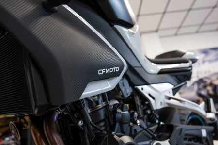 Motocykl CFMOTO 800 NK Advanced | Aerolite Grey