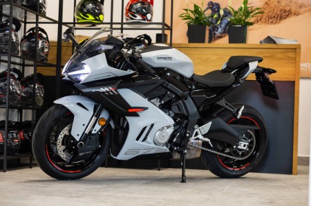 Motocykl CFMOTO 675 SR-R | Aerolite Grey