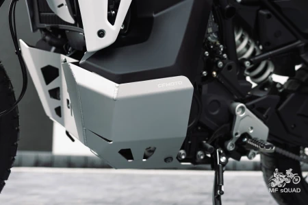 Osłona aluminiowa silnika srebrna CFMOTO 1000MT-X