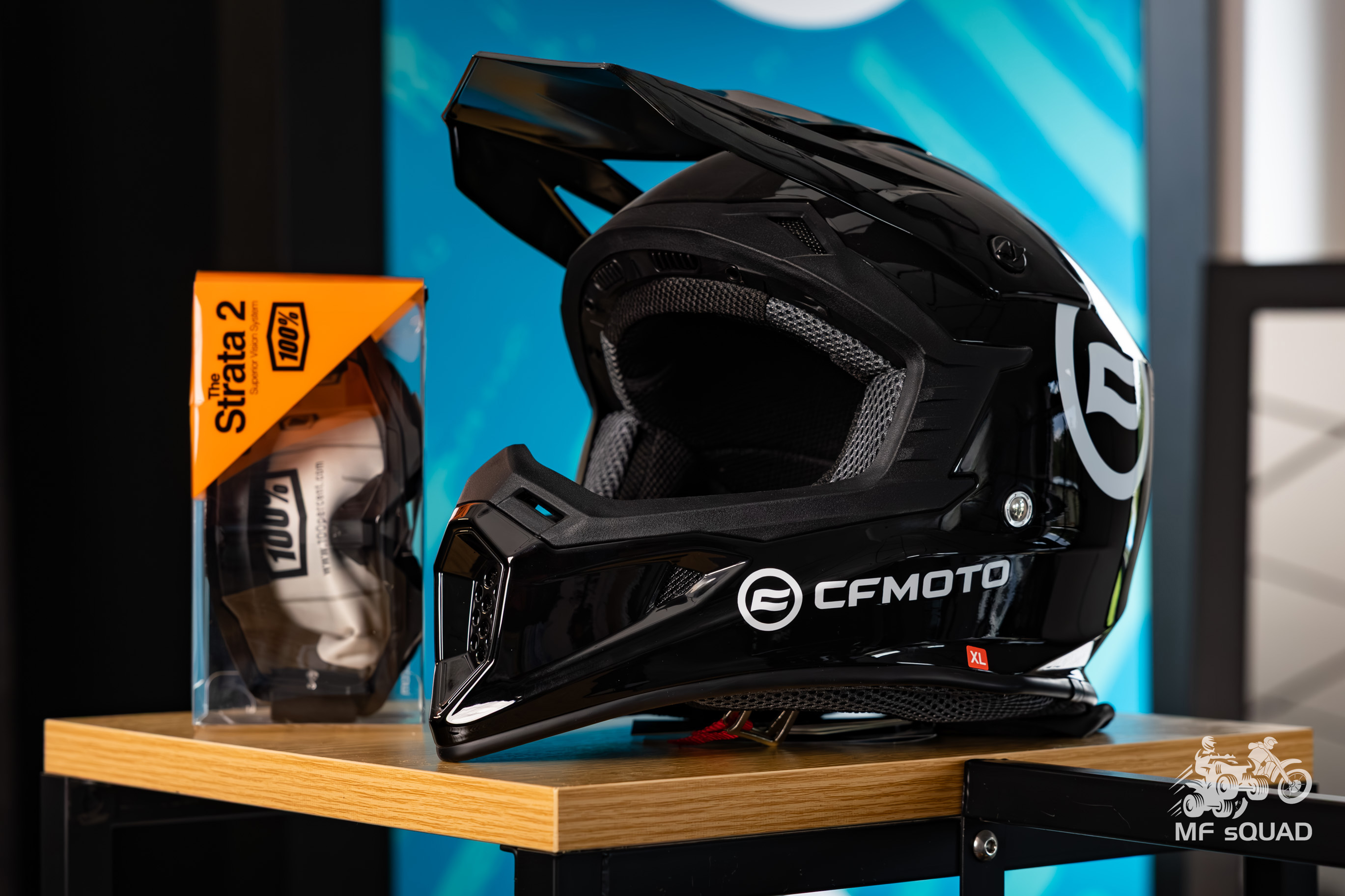 Kask CFMOTO Black + Okulary 100%